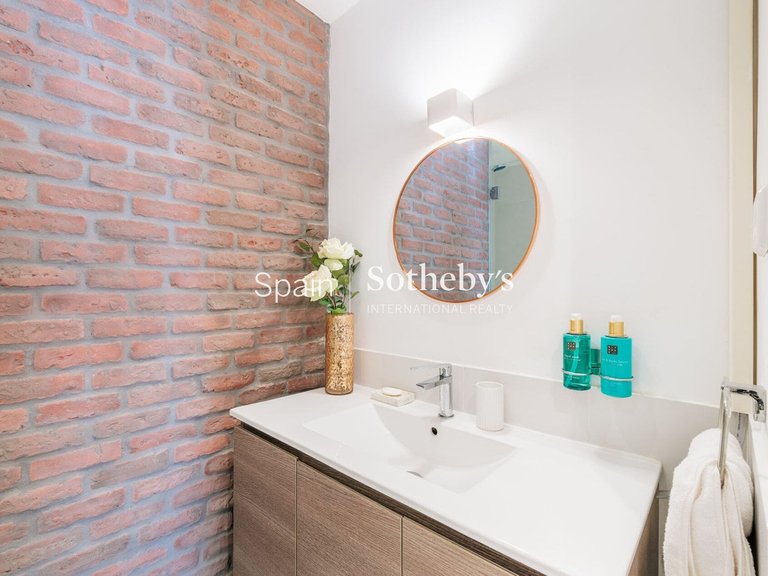 Apartment for Sale in Madrid, Madrid 27