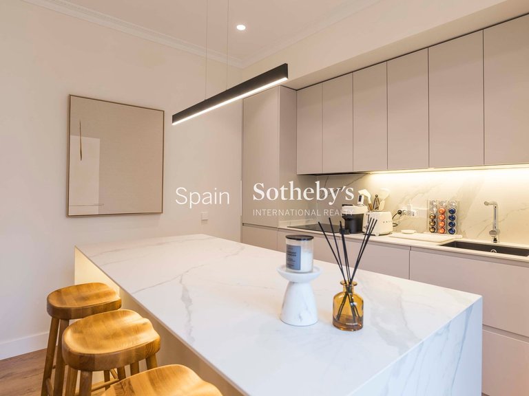 Apartment for Sale in Madrid, Madrid 18