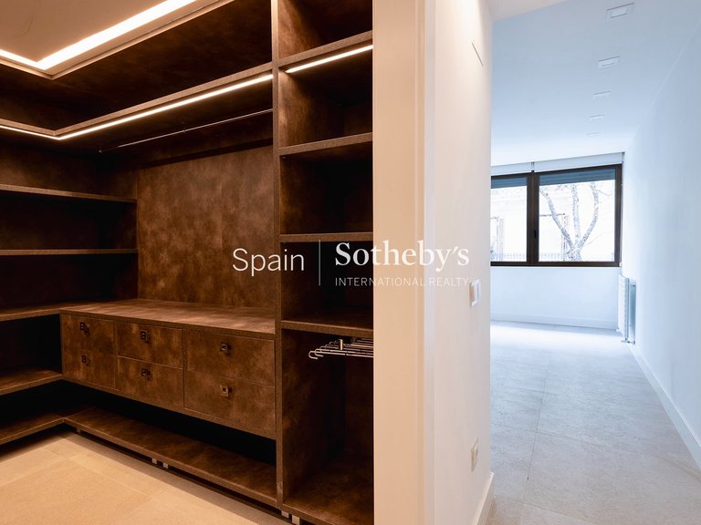 Apartment for Rent in Madrid, Madrid 16