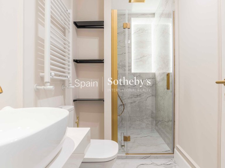 Apartment for Sale in Madrid, Madrid 32