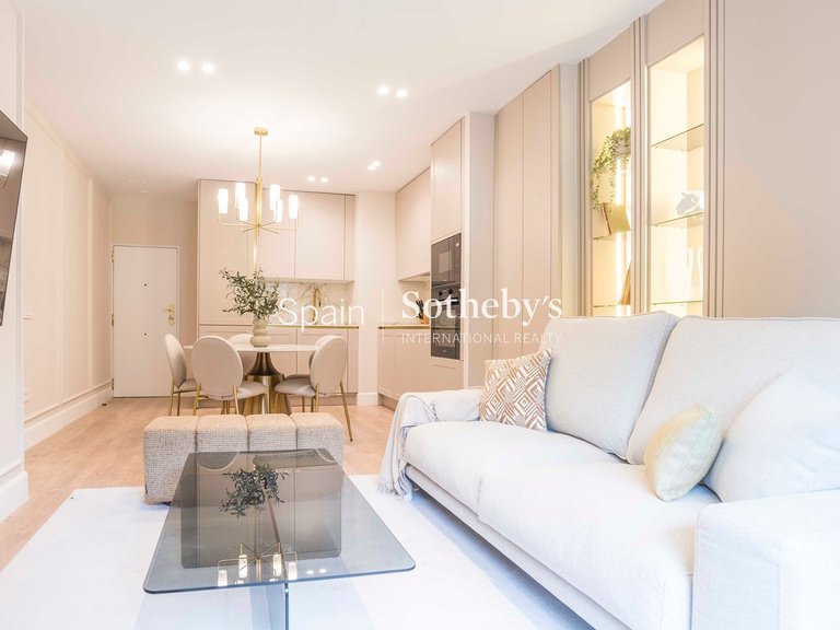 Apartment for Sale in Madrid, Madrid 5