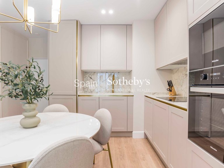 Apartment for Sale in Madrid, Madrid 15
