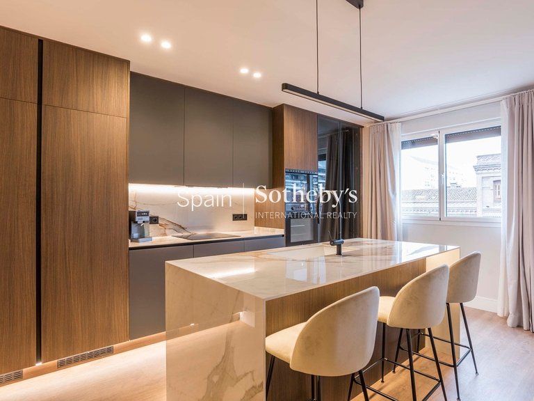 Apartment for Sale in Madrid, Madrid 18