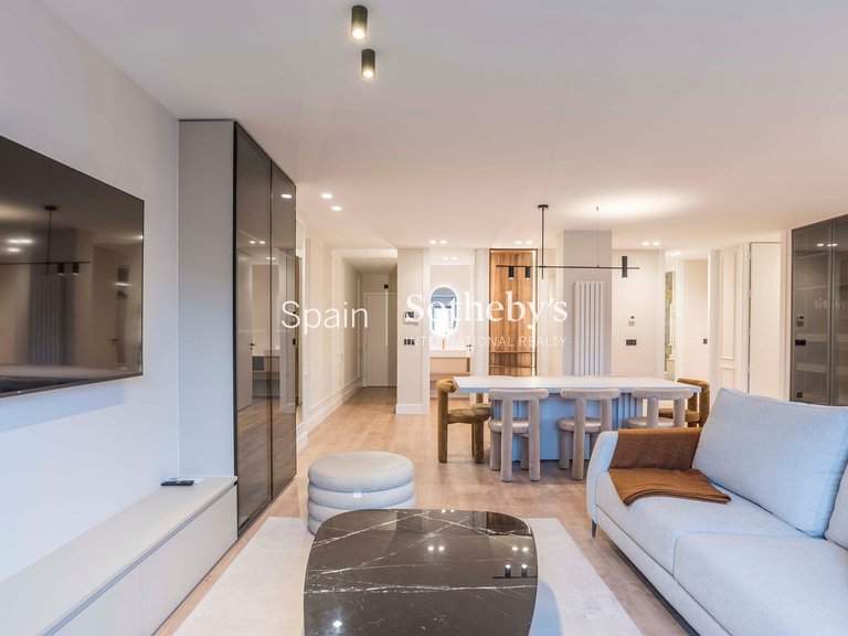 Apartment for Sale in Madrid, Madrid 11