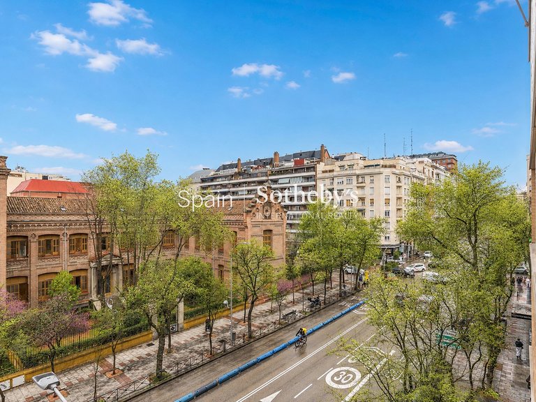 Apartment for Sale in Madrid, Madrid 42