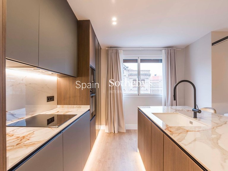 Apartment for Sale in Madrid, Madrid 16