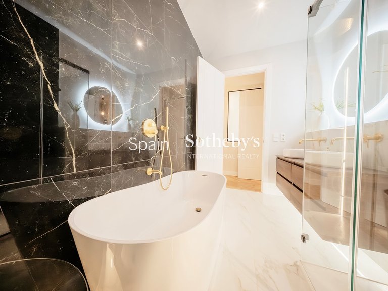 Apartment for Sale in Madrid, Madrid 35