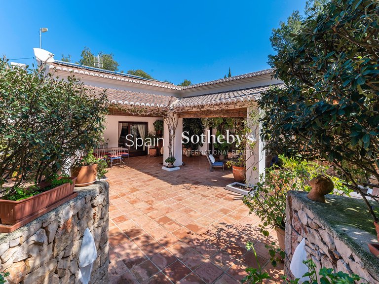 Villa for Sale in Jávea/xàbia, Alicante 4