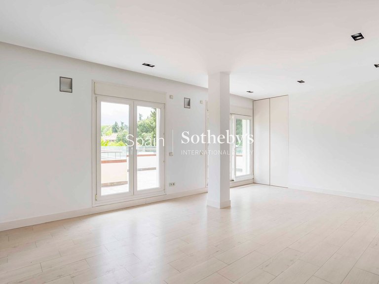Villa for Rent in Madrid, Madrid 12