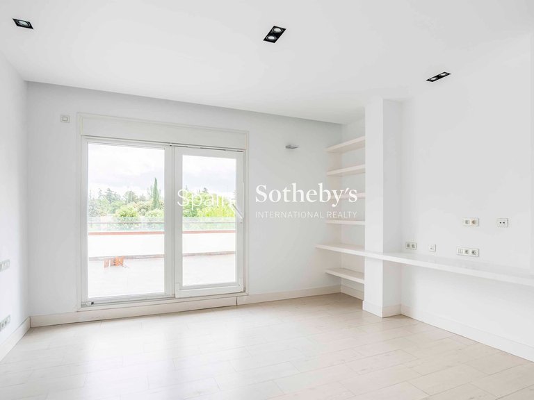 Villa for Rent in Madrid, Madrid 15