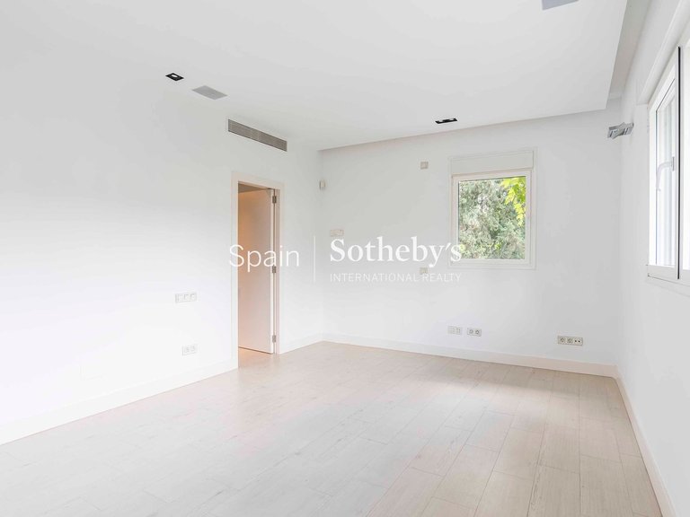 Villa for Rent in Madrid, Madrid 35