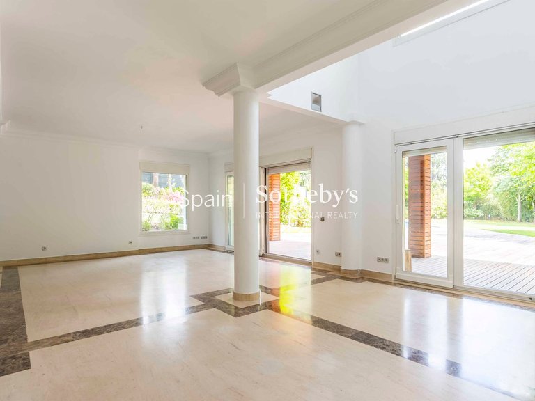 Villa for Rent in Madrid, Madrid 20