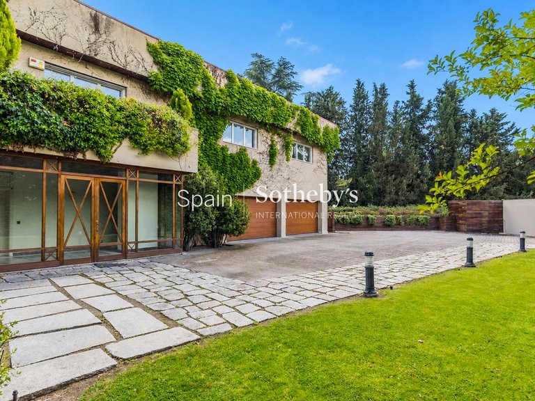 Villa for Rent in Madrid, Madrid 1