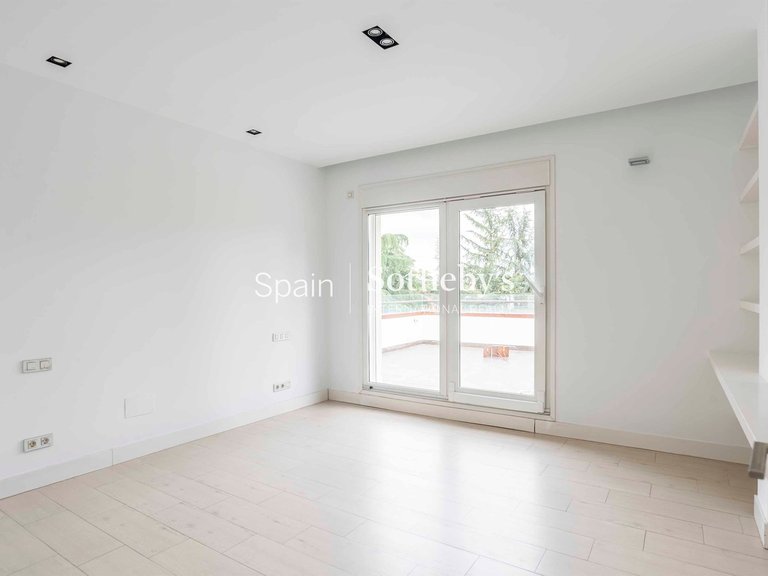 Villa for Rent in Madrid, Madrid 32