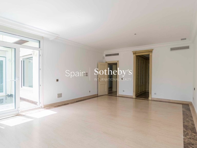 Villa for Rent in Madrid, Madrid 38