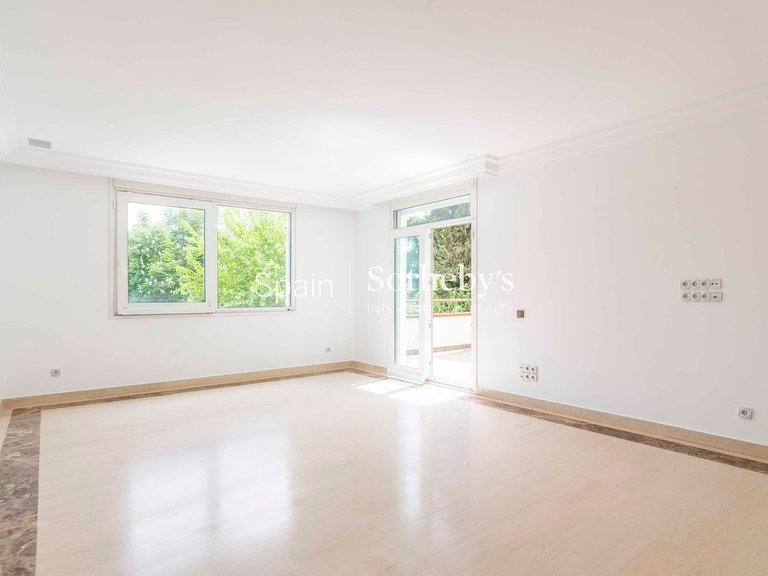Villa for Rent in Madrid, Madrid 36