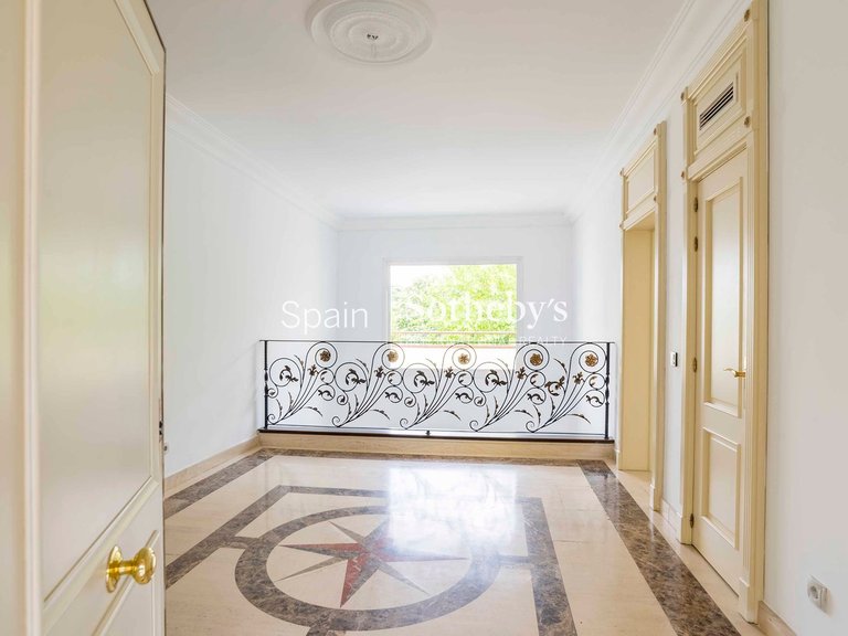 Villa for Rent in Madrid, Madrid 17