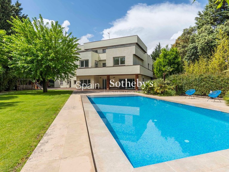 Villa for Rent in Madrid, Madrid 4