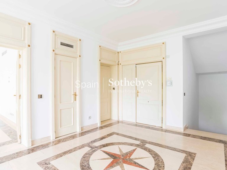 Villa for Rent in Madrid, Madrid 40