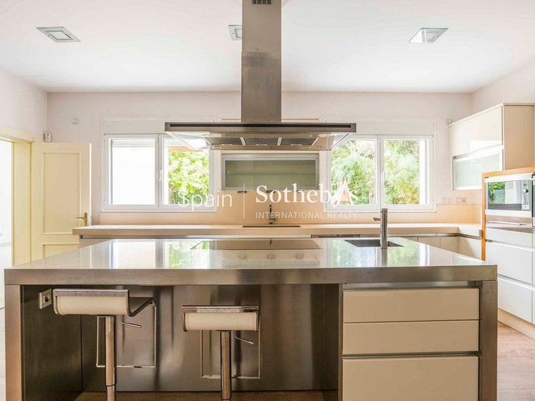 Villa for Rent in Madrid, Madrid 31