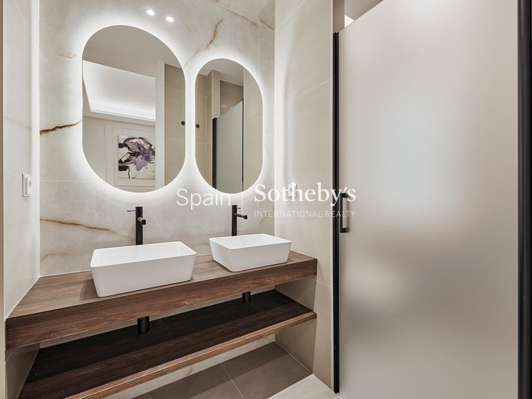 Apartment for Sale in Madrid, Madrid 16