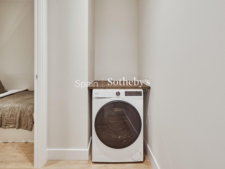 Apartment for Sale in Madrid, Madrid 22