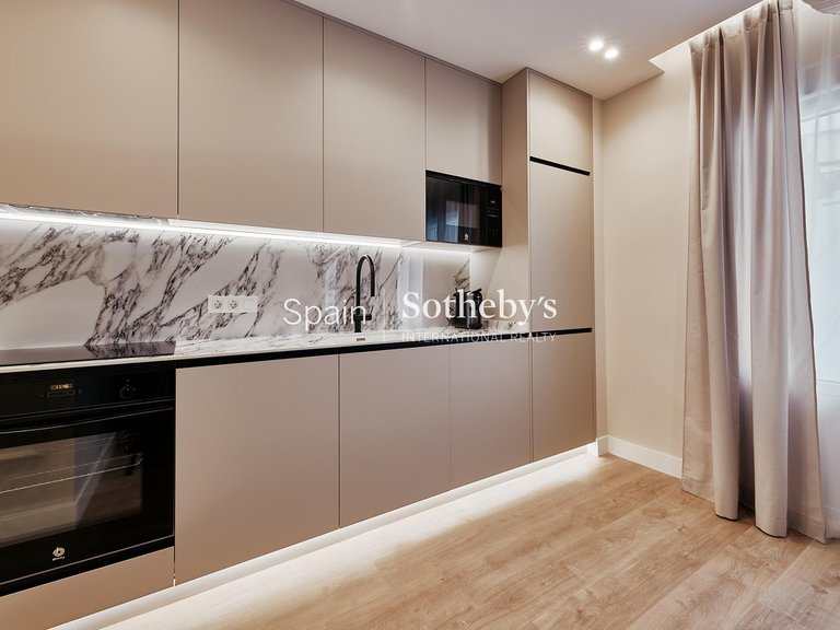 Apartment for Sale in Madrid, Madrid 13