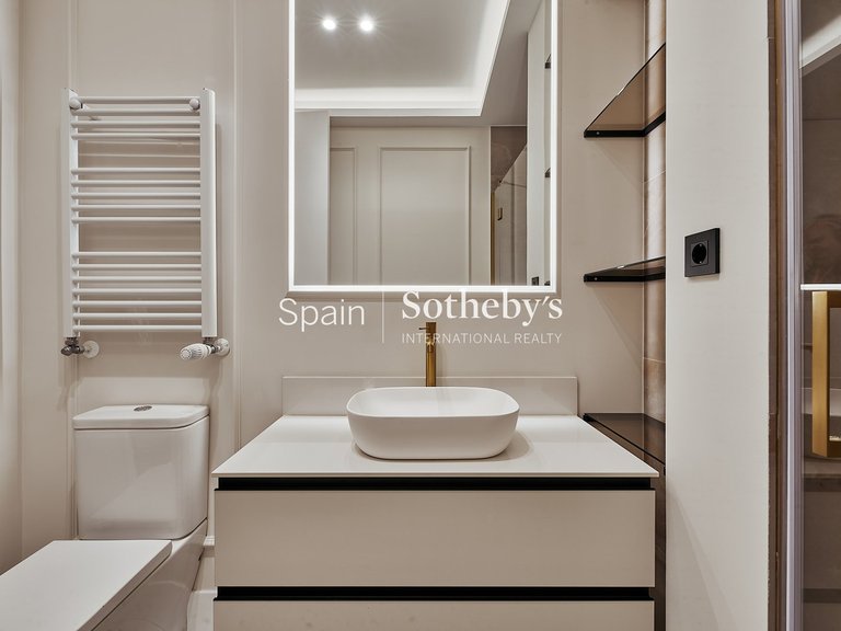 Apartment for Sale in Madrid, Madrid 32