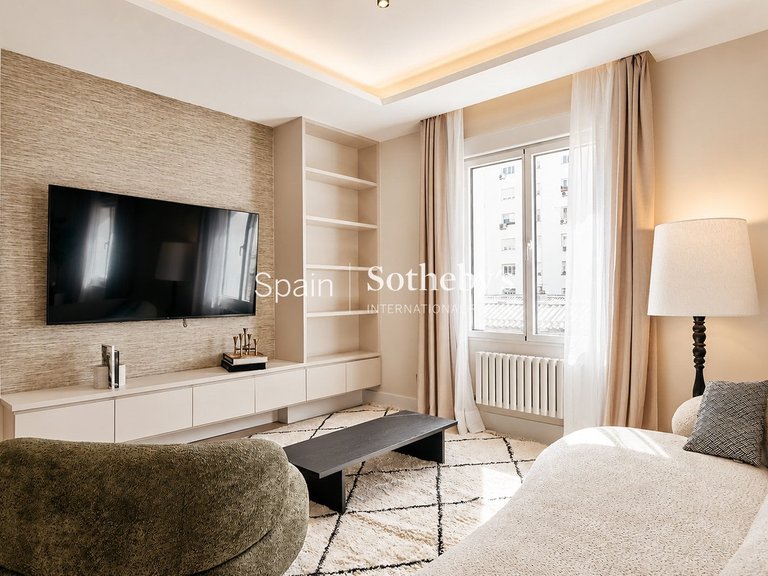 Apartment for Sale in Madrid, Madrid 2