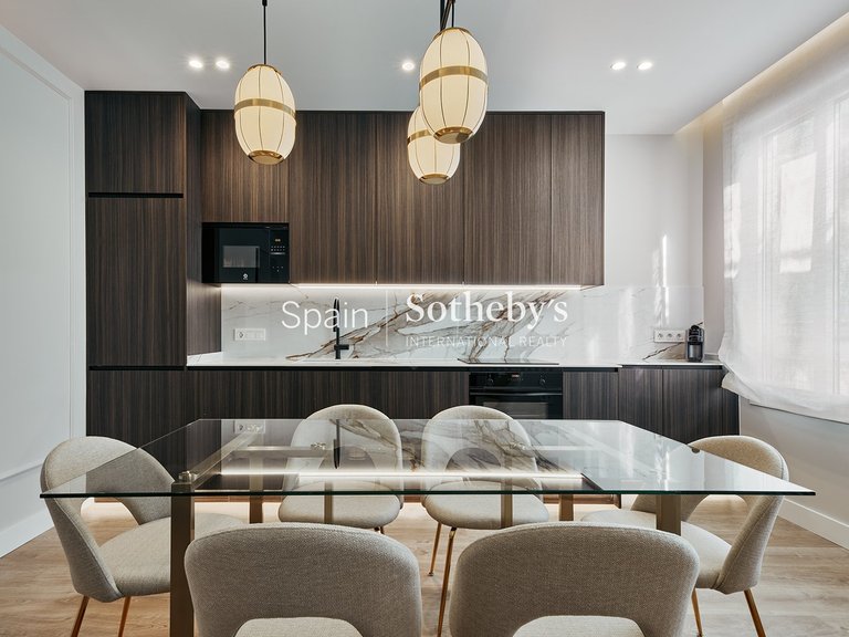 Apartment for Sale in Madrid, Madrid 5