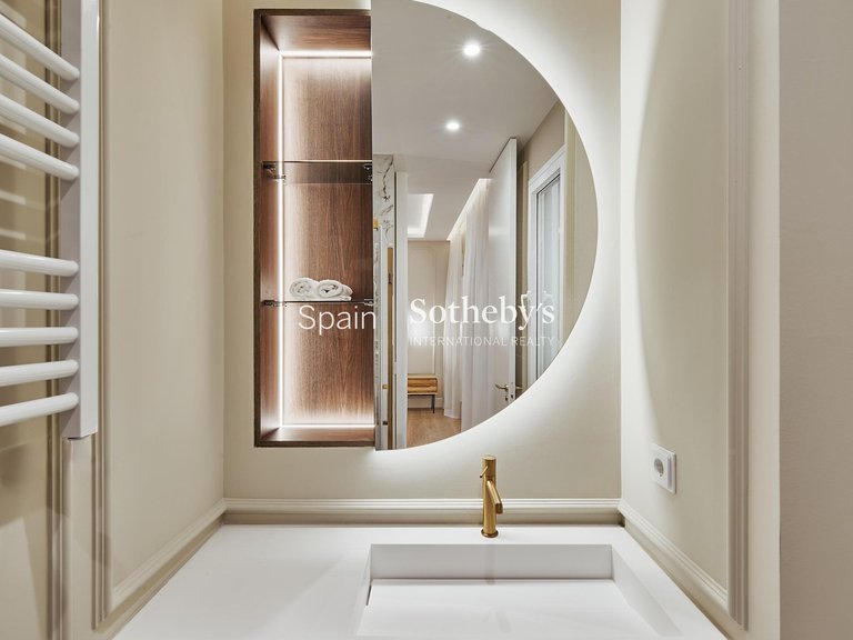 Apartment for Sale in Madrid, Madrid 28