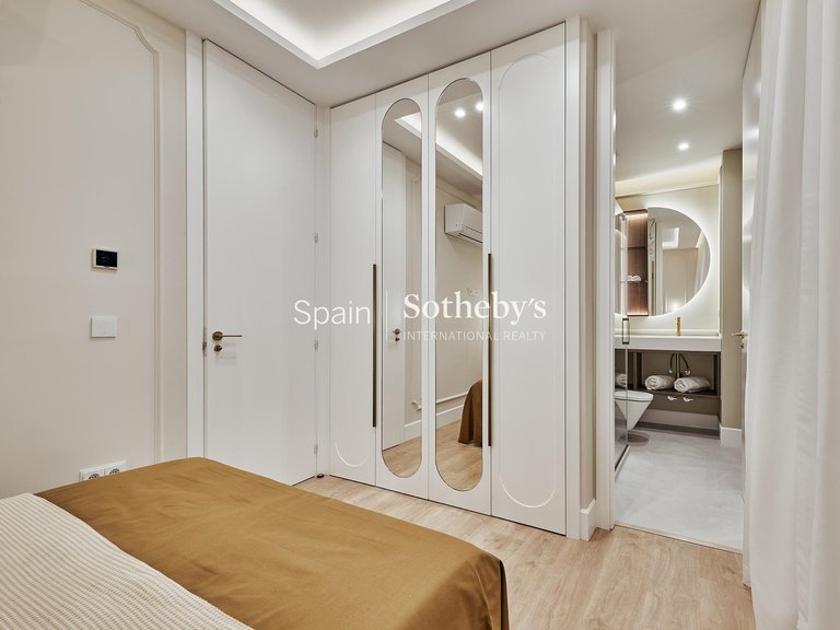 Apartment for Sale in Madrid, Madrid 18