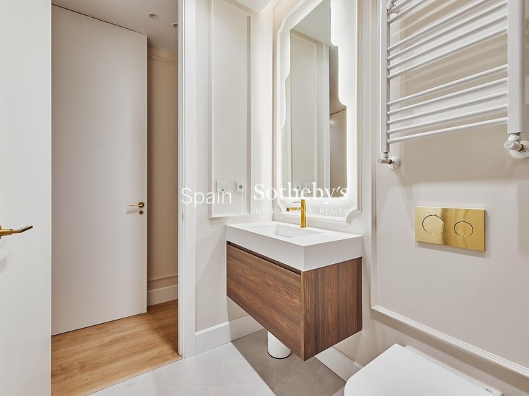 Apartment for Sale in Madrid, Madrid 24