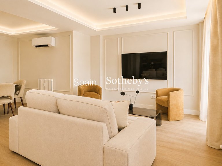 Apartment for Sale in Madrid, Madrid 5