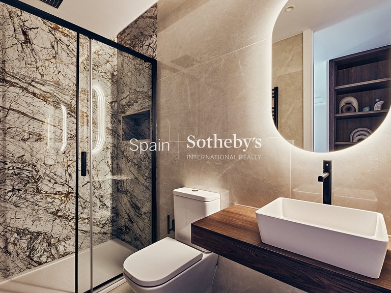 Apartment for Sale in Madrid, Madrid 18