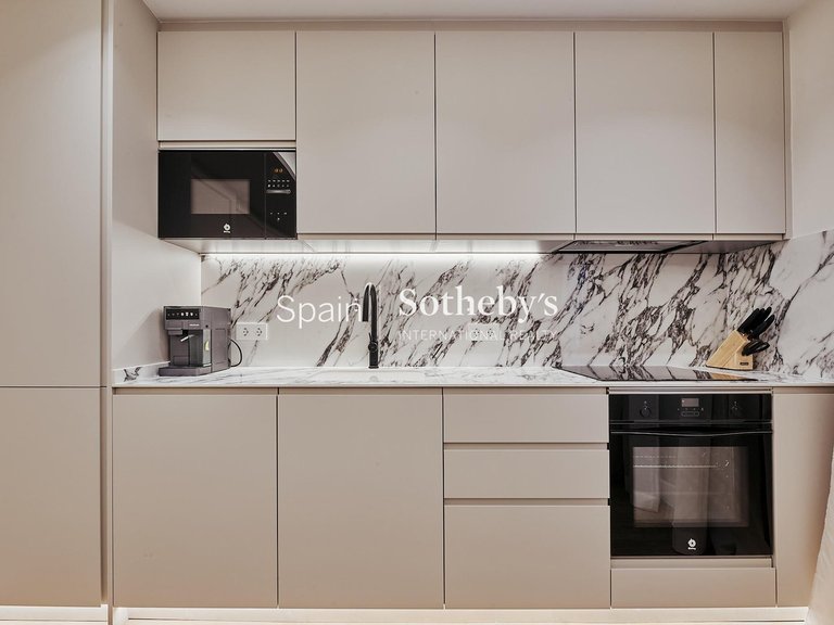 Apartment for Sale in Madrid, Madrid 8