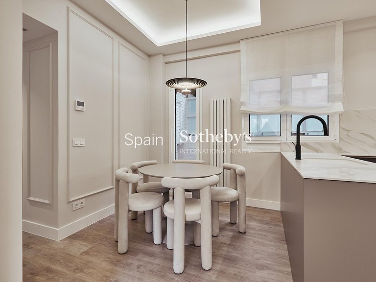 Apartment for Sale in Madrid, Madrid 5