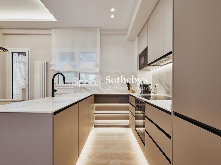 Apartment for Sale in Madrid, Madrid 6