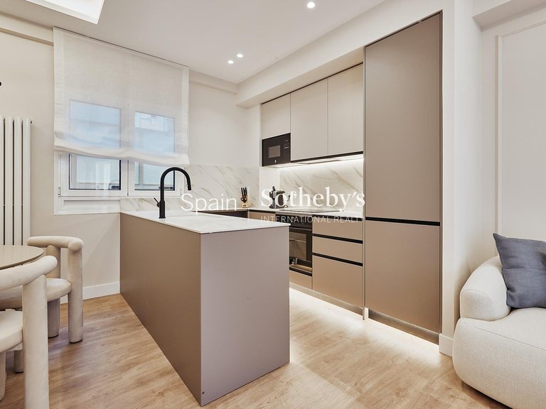 Apartment for Sale in Madrid, Madrid 7