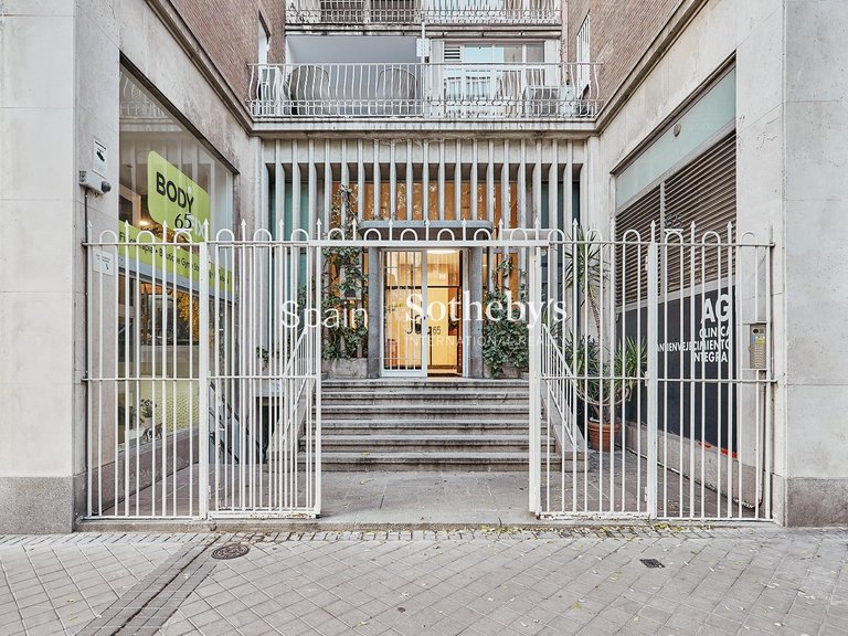 Apartment for Sale in Madrid, Madrid 32