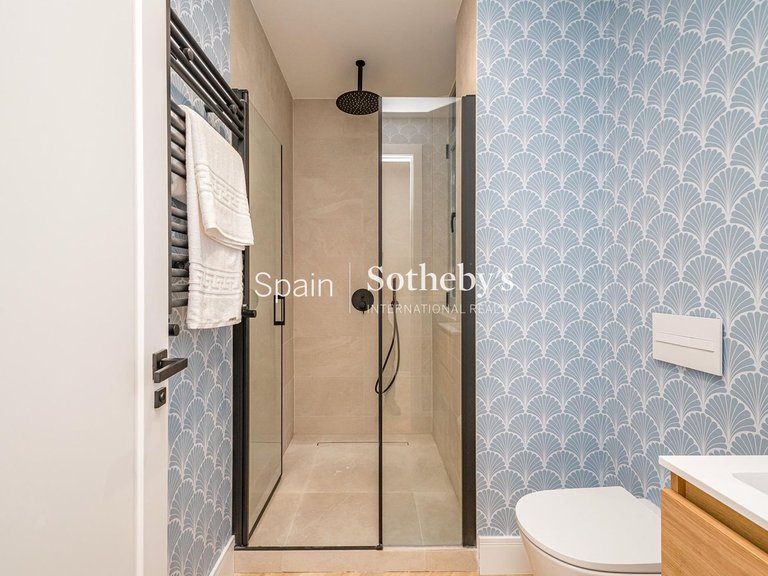 Apartment for Sale in Madrid, Madrid 11