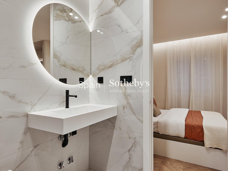Apartment for Sale in Madrid, Madrid 18