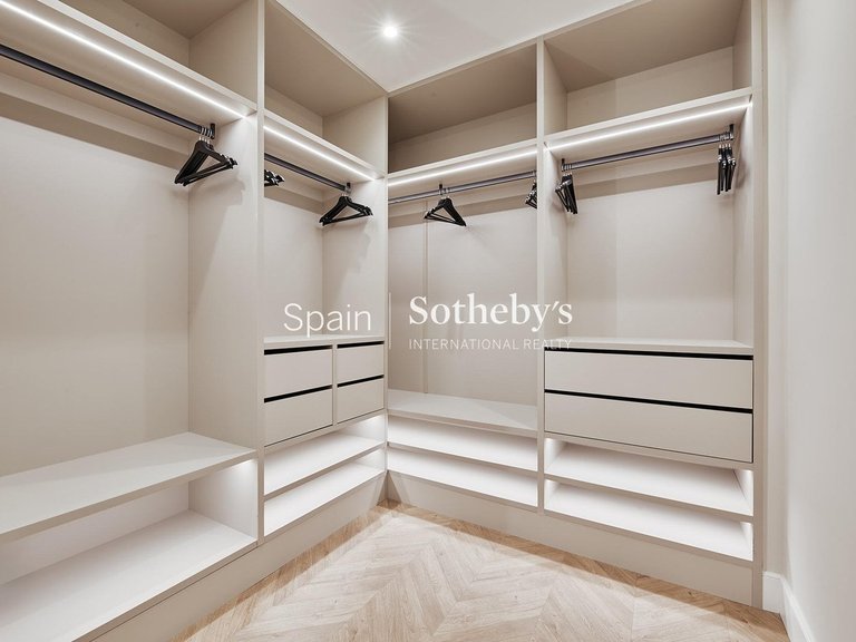 Apartment for Sale in Madrid, Madrid 14