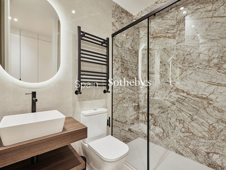 Apartment for Sale in Madrid, Madrid 18