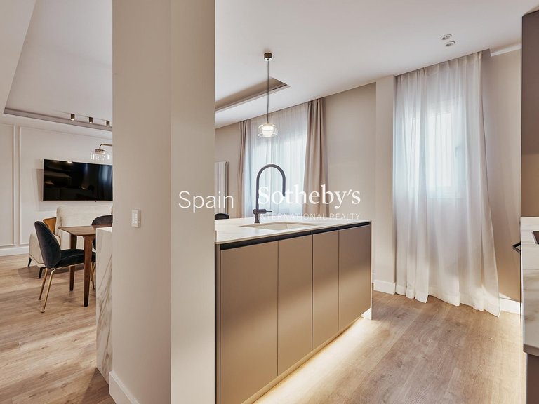 Apartment for Sale in Madrid, Madrid 11
