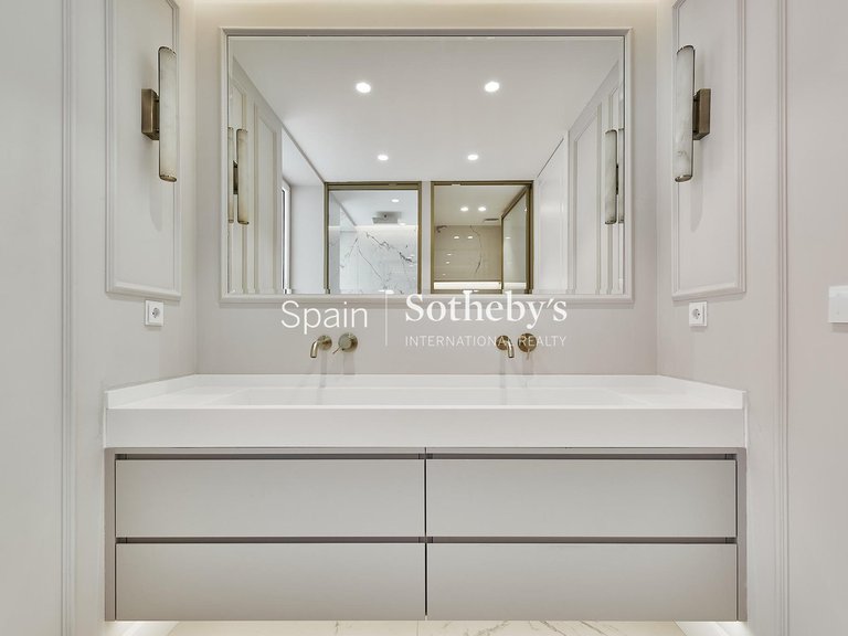 Apartment for Sale in Madrid, Madrid 27