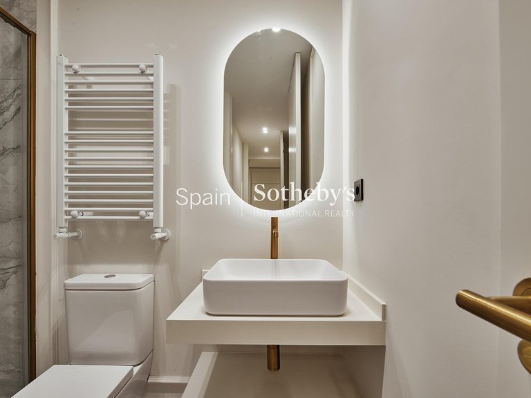 Apartment for Sale in Madrid, Madrid 18