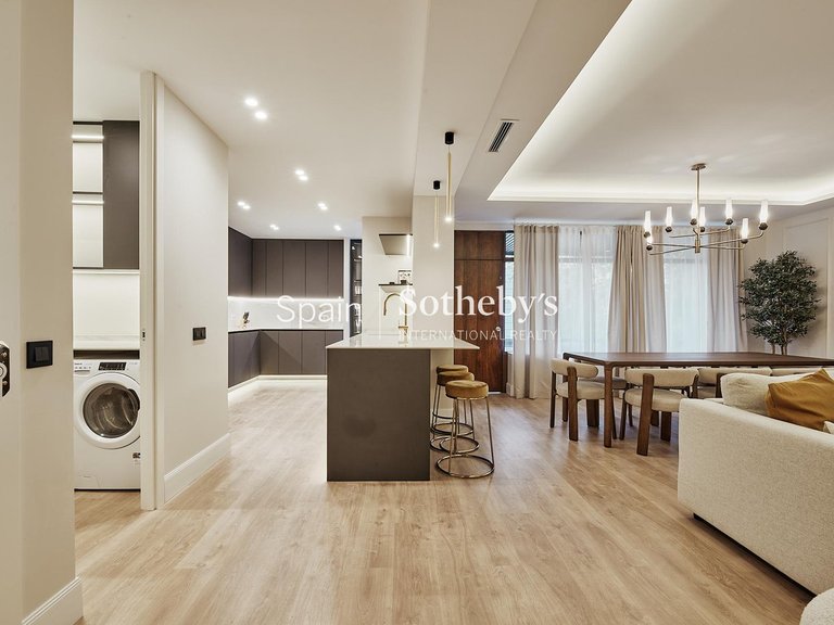 Apartment for Sale in Madrid, Madrid 5