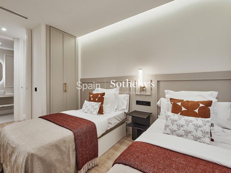 Apartment for Sale in Madrid, Madrid 32