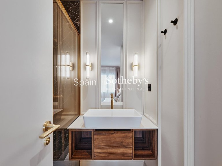 Apartment for Sale in Madrid, Madrid 13